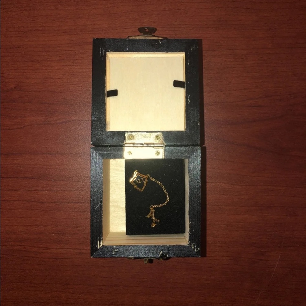Alpha Sigma Tau Badge
